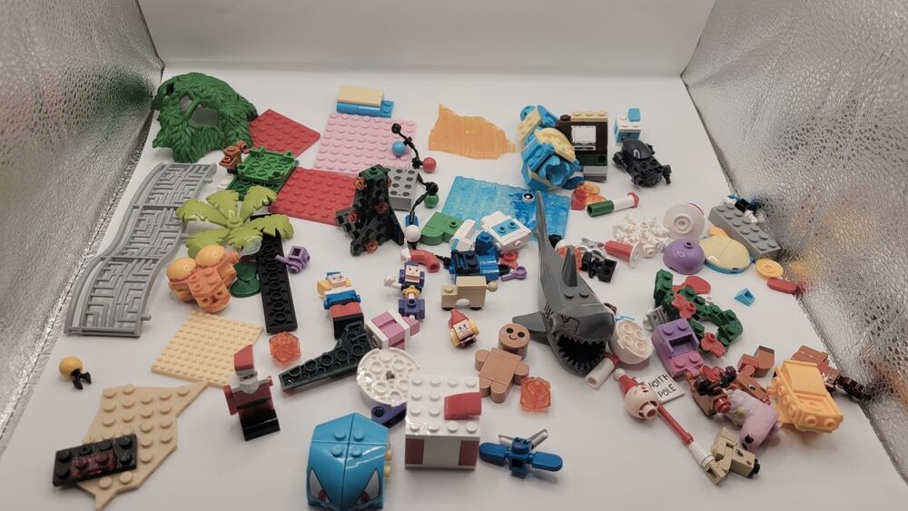 Mega Bloks Mixed Lot 75+ Pieces Figures Santa Reindeer Shark Christmas Parts